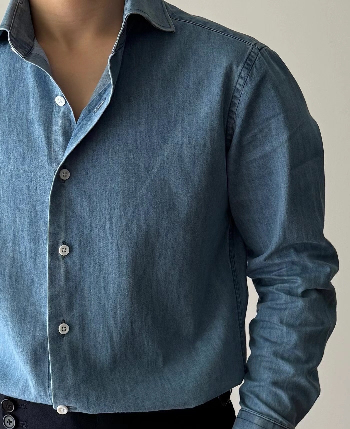 百搭復古淺藍水洗牛仔溫莎領襯衫